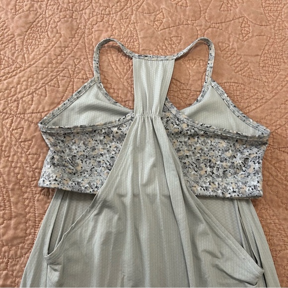 Grey Lululemon Athletic tank built in bra size 4 - Picture 3 of 4